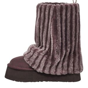 RARE Ugg Sherpa corduroy boots (tick tock churro boot)